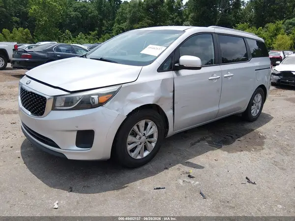 KNDMB5C19H6282287 2017 KIA SEDONA - Image 2