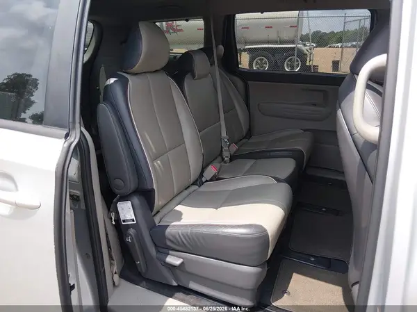 KNDMB5C19H6282287 2017 KIA SEDONA - Image 8