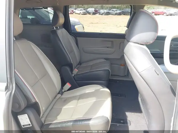 KNDMB5C19H6282600 2017 KIA SEDONA - Image 8