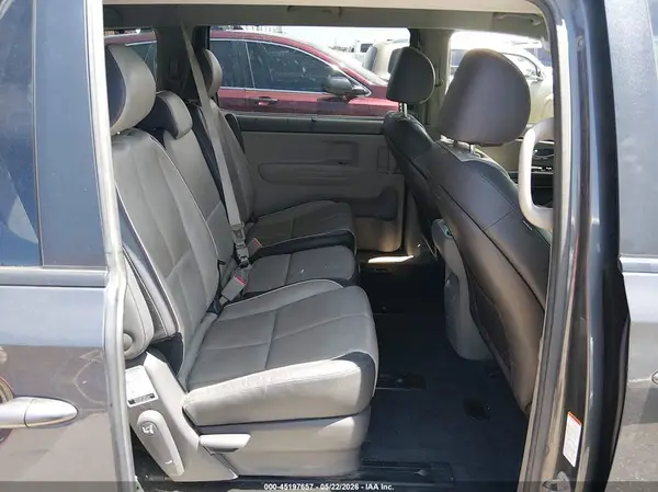 KNDMB5C19H6284380 2017 KIA SEDONA - Image 8