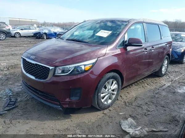 KNDMB5C19H6284704 2017 KIA SEDONA - Image 2