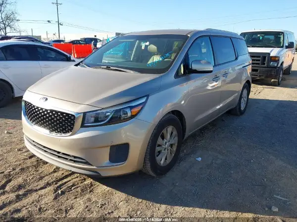 KNDMB5C19H6284766 2017 KIA SEDONA - Image 2