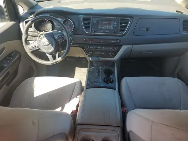 KNDMB5C19H6306362 2017 KIA SEDONA - Image 8
