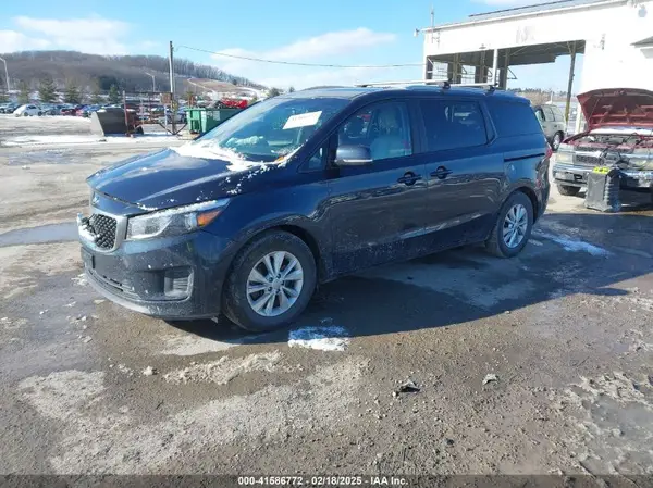 KNDMB5C19H6308693 2017 KIA SEDONA - Image 2