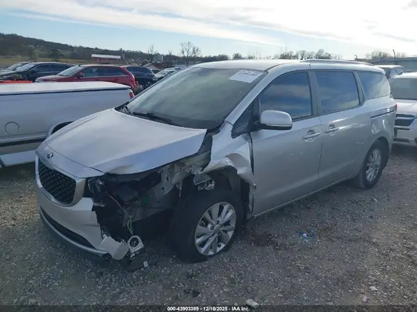 KNDMB5C19H6312579 2017 KIA SEDONA - Image 2