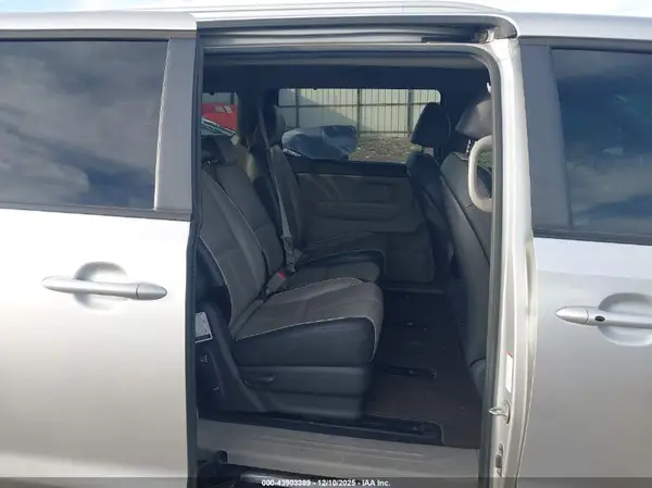 KNDMB5C19H6312579 2017 KIA SEDONA - Image 8