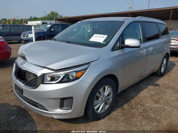 KNDMB5C19H6312615 2017 KIA SEDONA - Image 2