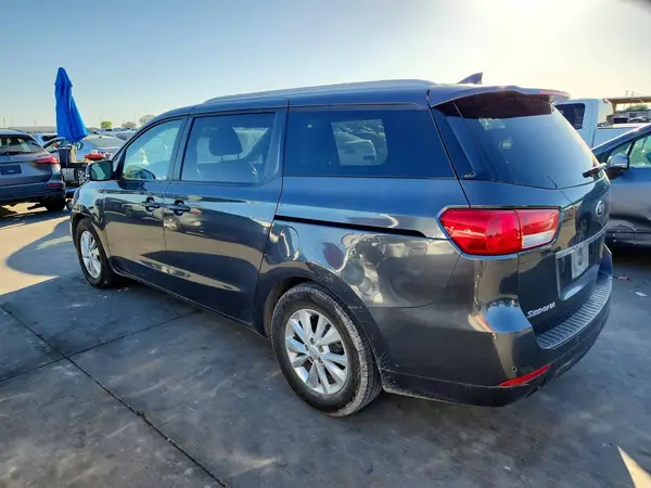 KNDMB5C19H6314865 2017 KIA SEDONA - Image 2