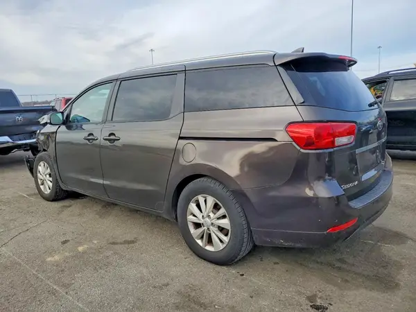 KNDMB5C19H6325610 2017 KIA SEDONA - Image 2