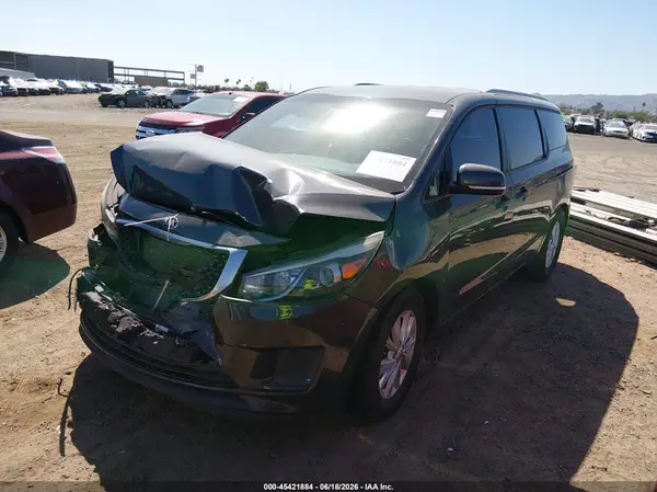 KNDMB5C19H6326157 2017 KIA SEDONA - Image 2