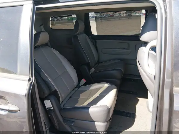 KNDMB5C19H6326157 2017 KIA SEDONA - Image 8