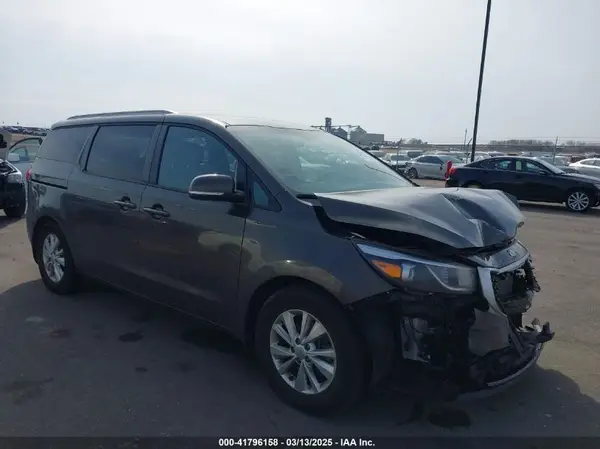 KNDMB5C19H6329933 2017 KIA SEDONA - Image 1