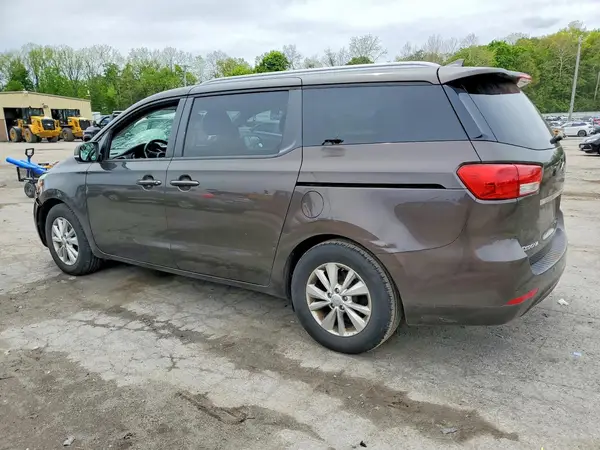 KNDMB5C19H6336302 2017 KIA SEDONA - Image 2
