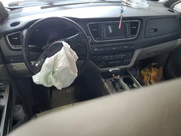KNDMB5C19J6346365 2018 KIA SEDONA - Image 8