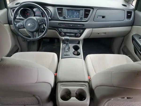 KNDMB5C19J6360752 2018 KIA SEDONA - Image 8