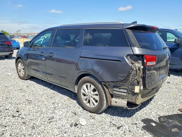 KNDMB5C19J6367653 2018 KIA SEDONA - Image 2