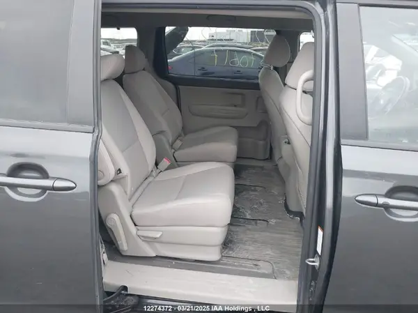 KNDMB5C19J6370617 2018 KIA SEDONA - Image 8