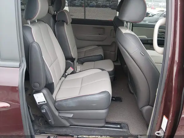 KNDMB5C19J6379978 2018 KIA SEDONA - Image 8