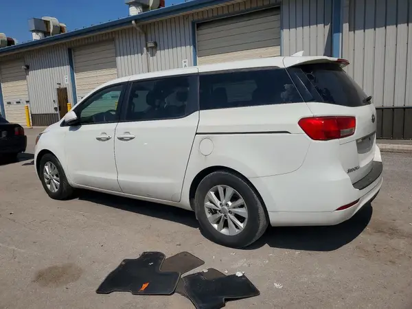 KNDMB5C19J6380290 2018 KIA SEDONA - Image 2
