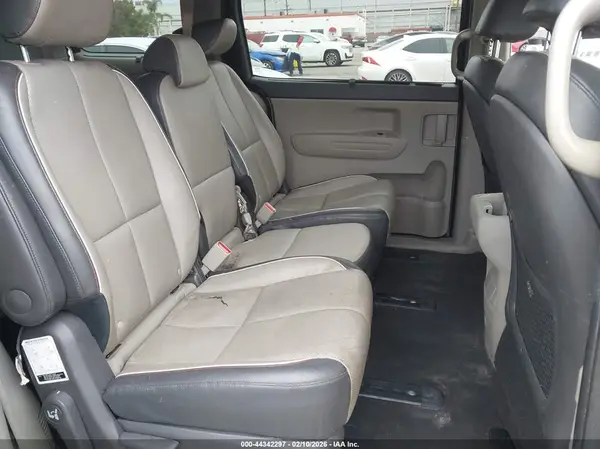 KNDMB5C19J6380435 2018 KIA SEDONA - Image 8