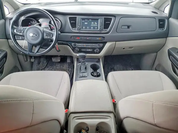 KNDMB5C19J6393301 2018 KIA SEDONA - Image 8
