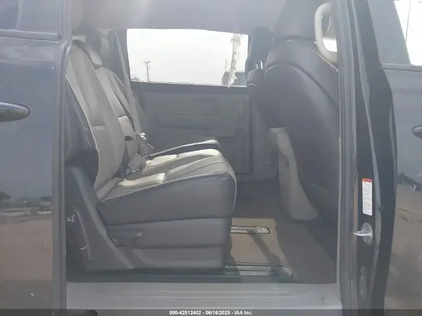 KNDMB5C19J6394643 2018 KIA SEDONA - Image 8