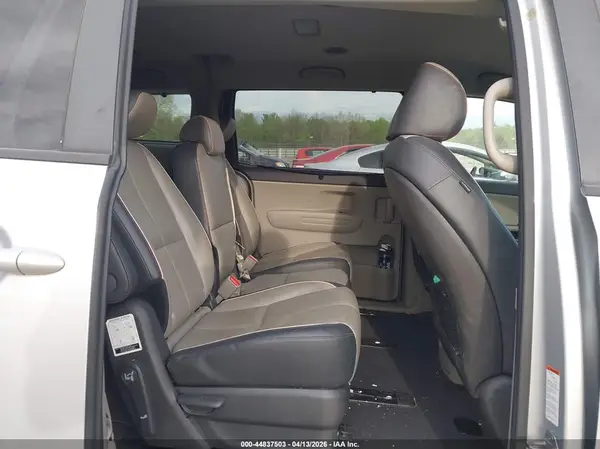 KNDMB5C19J6399907 2018 KIA SEDONA - Image 8