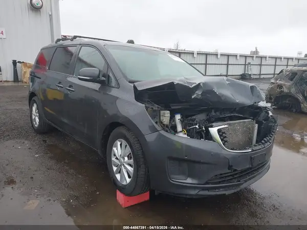 KNDMB5C19J6423851 2018 KIA SEDONA - Image 1