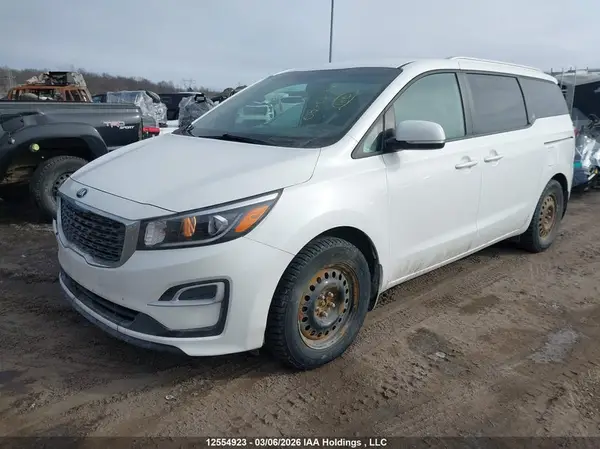 KNDMB5C19K6463767 2019 KIA SEDONA - Image 2