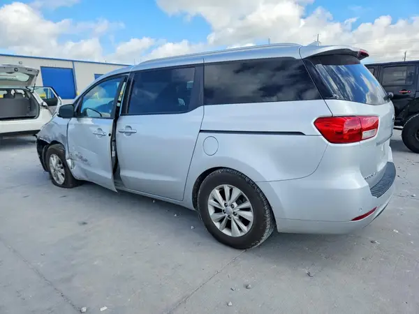KNDMB5C1XG6081934 2016 KIA SEDONA - Image 2