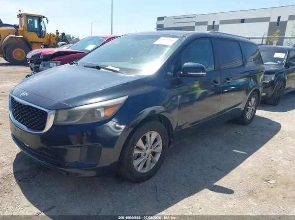 KNDMB5C1XG6082825 2016 KIA SEDONA - Image 2