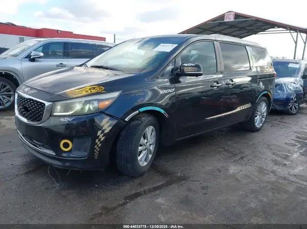 KNDMB5C1XG6083070 2016 KIA SEDONA - Image 2