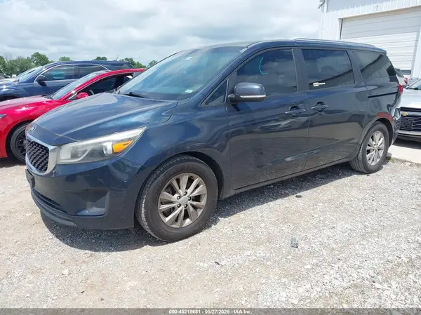 KNDMB5C1XG6083294 2016 KIA SEDONA - Image 2