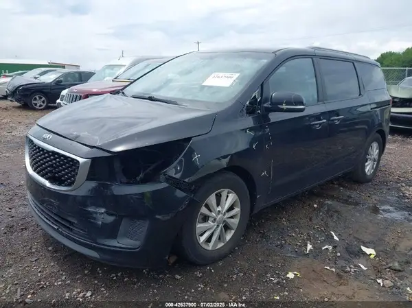 KNDMB5C1XG6088768 2016 KIA SEDONA - Image 2