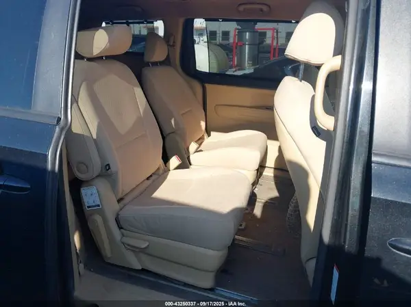 KNDMB5C1XG6088771 2016 KIA SEDONA - Image 8