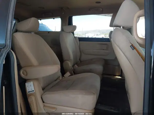 KNDMB5C1XG6091069 2016 KIA SEDONA - Image 8