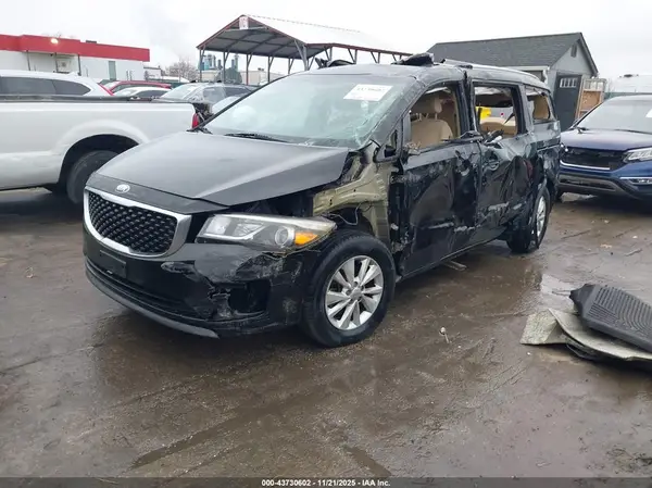 KNDMB5C1XG6094473 2016 KIA SEDONA - Image 2