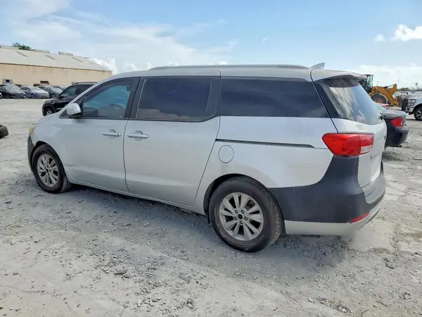 KNDMB5C1XG6104578 2016 KIA SEDONA - Image 2
