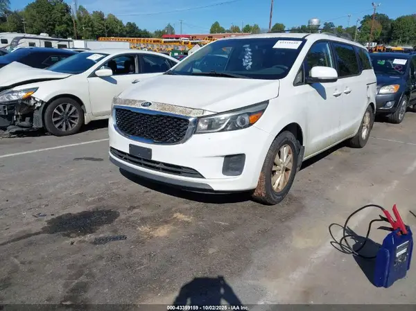 KNDMB5C1XG6107674 2016 KIA SEDONA - Image 2