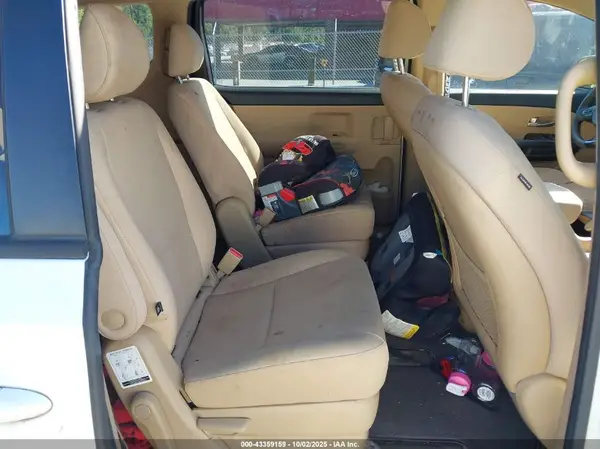 KNDMB5C1XG6107674 2016 KIA SEDONA - Image 8