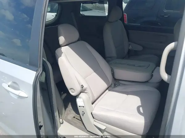 KNDMB5C1XG6112034 2016 KIA SEDONA - Image 8