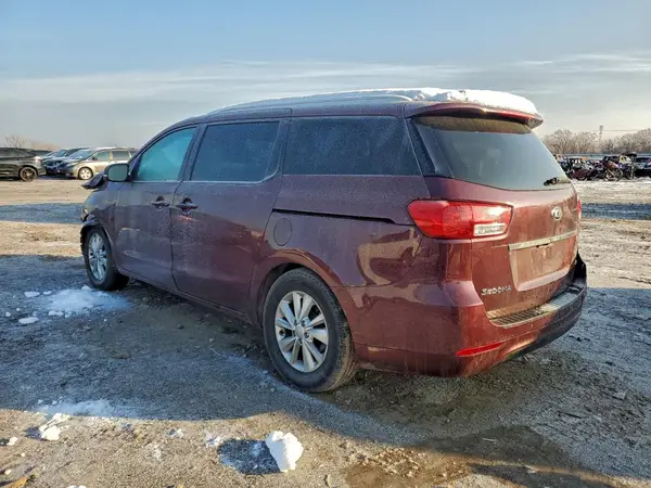 KNDMB5C1XG6120067 2016 KIA SEDONA - Image 2