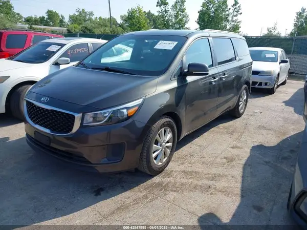 KNDMB5C1XG6125821 2016 KIA SEDONA - Image 2