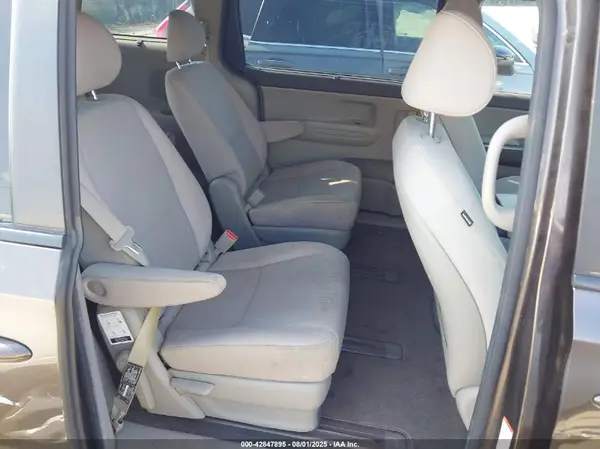 KNDMB5C1XG6125821 2016 KIA SEDONA - Image 8