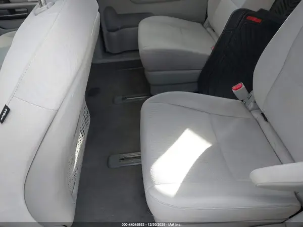 KNDMB5C1XG6127956 2016 KIA SEDONA - Image 8