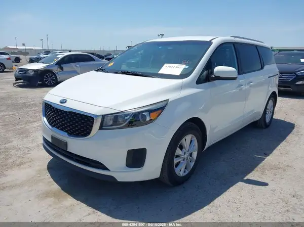 KNDMB5C1XG6132512 2016 KIA SEDONA - Image 2