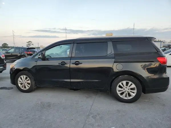 KNDMB5C1XG6133000 2016 KIA SEDONA - Image 2