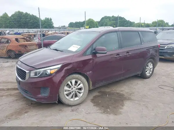 KNDMB5C1XG6150914 2016 KIA SEDONA - Image 2