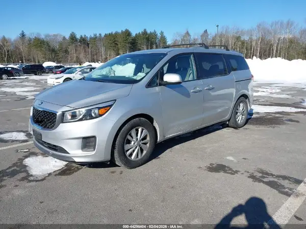 KNDMB5C1XG6158009 2016 KIA SEDONA - Image 2
