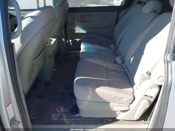 KNDMB5C1XG6158009 2016 KIA SEDONA - Image 8